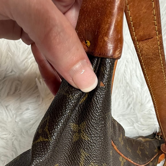 Louis Vuitton Crossbody/shoulder Purse - Picture 15 of 16